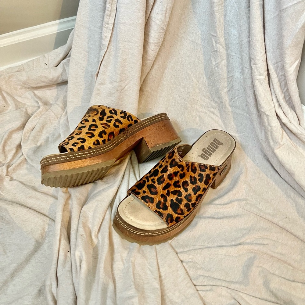 RARE vintage Y2K Bongo leopard / cheetah chunky sandals